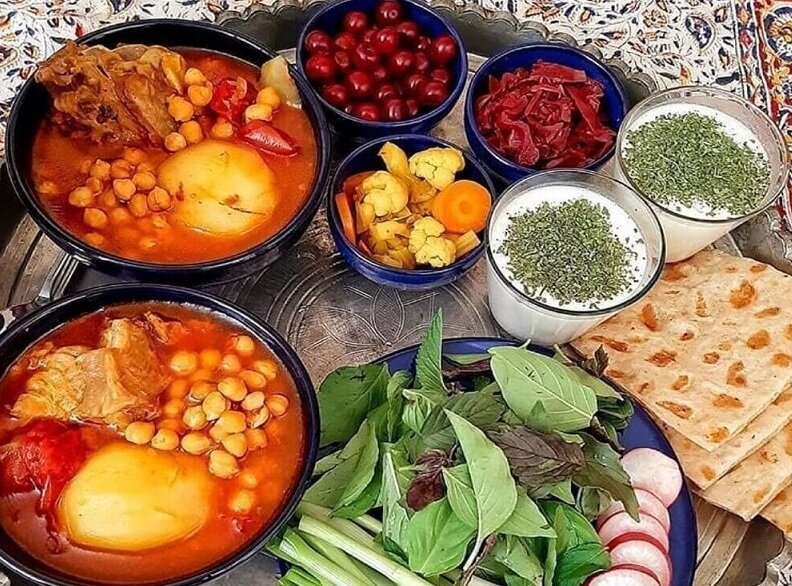 آبگوشت سنتی ایرانی ؛ ساده ، مقوی و همیشه محبوب آبگوشت سنتی ایرانی ؛ ساده ، مقوی و همیشه محبوب