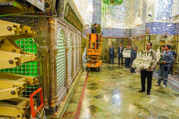 آذینبندی حرم مطهر امیرالمومنین (ع) در آستانه ولادت حضرت زهرا (س)+ عکس آذین بندی حرم مطهر امیرالمومنین (ع) در آستانه ولادت حضرت زهرا(س)/عکس