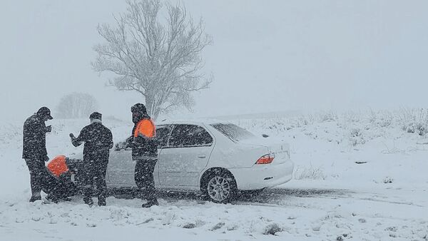 آمادهباش راهداری تهران برای هوای برفی آمادهباش راهداری تهران برای هوای برفی