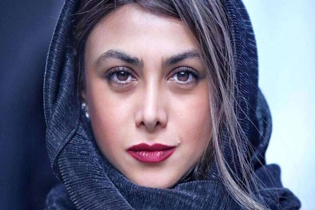 استایل زمستانی آزاده صمدی در یک لوکیشن خاص+ عکس استایل زمستانی آزاده صمدی در یک لوکیشن خاص+ عکس