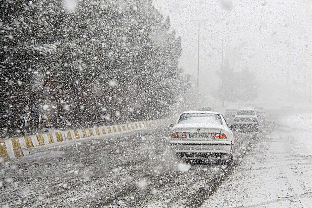 بارش برف و باران سنگین در جادههای ۱۲ استان / هشدار مه گرفتگی و لغزندگی جادهها امروز یکشنبه ۷ دی بارش برف و باران سنگین در جادههای ۱۲ استان / هشدار مه گرفتگی و لغزندگی جادهها امروز یکشنبه ۷ دی