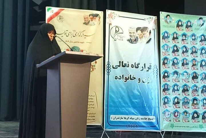 جعفری: زن مسلمان ایرانی الگوی هویت، عفاف و نقشآفرینی اجتماعی است جعفری: زن مسلمان ایرانی الگوی هویت، عفاف و نقشآفرینی اجتماعی است