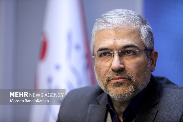 حقوق نیروهای نظامی باید حداقل ۲۰ درصد بالاتر از سایر کارکنان دولت باشد حقوق نیروهای نظامی باید حداقل ۲۰ درصد بالاتر از سایر کارکنان دولت باشد
