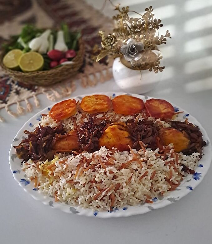 رشته پلو نوستالژیک با کشمش سرخشده بدون گوشت به روش مادربزرگ ها رشته پلو نوستالژیک با کشمش سرخشده بدون گوشت به روش مادربزرگ ها