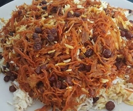 رشته پلو نوستالژیک با کشمش سرخشده بدون گوشت به روش مادربزرگ ها رشته پلو نوستالژیک با کشمش سرخشده بدون گوشت به روش مادربزرگ ها