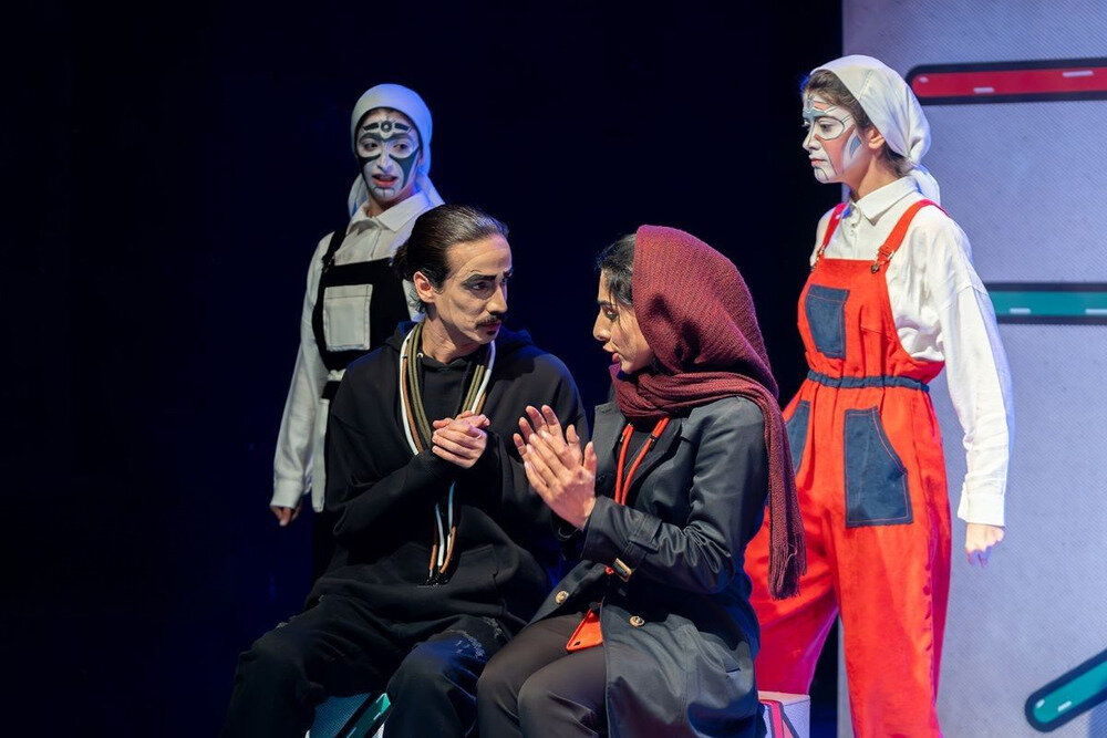 روایتی از روزمرگی در زندگی امروز؛ مترو بازتابدهنده تنوع اجتماعی است روایتی از روزمرگی در زندگی امروز؛ مترو بازتابدهنده تنوع اجتماعی است