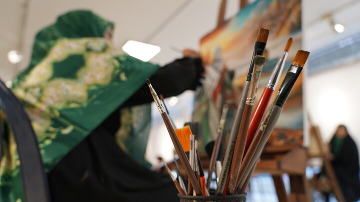 رویداد «باهنران» برگزار شد؛ طرح عشق و تعهد روی بوم! رویداد «باهنران» برگزار شد؛ طرح عشق و تعهد روی بوم!