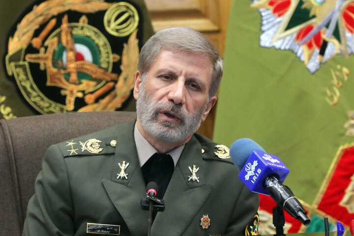 سرلشکر حاتمی: دفاع از میهن بدون حضور آگاهانه زنان امکانپذیر نیست سرلشکر حاتمی: دفاع از میهن بدون حضور آگاهانه زنان امکانپذیر نیست