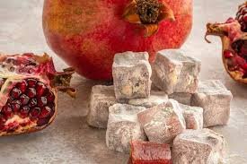 لوکوم انار ؛ شیرینی اصیل و خوش‌رنگ ترکی ویژه یلدا