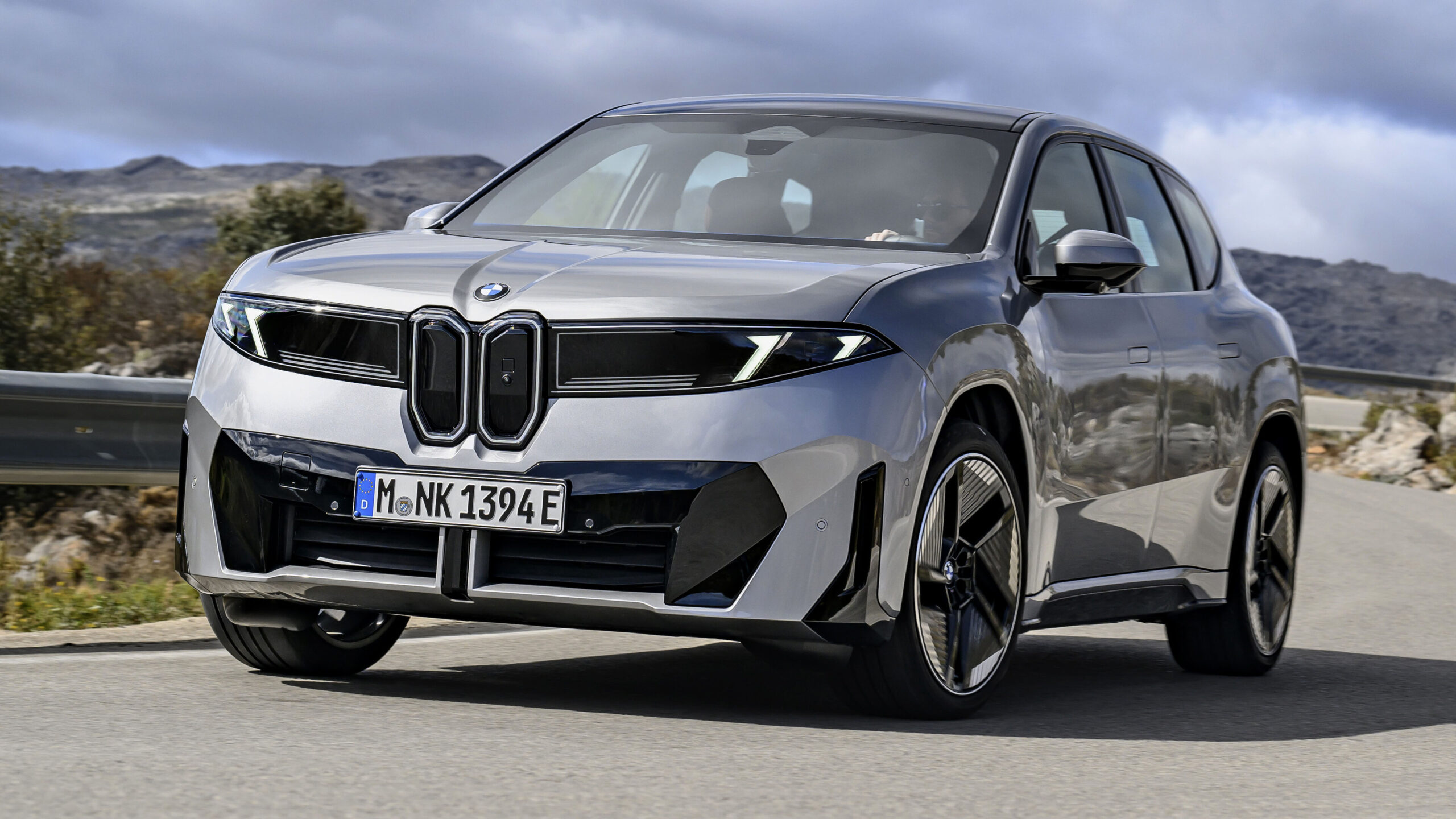 مدیرعامل فورد: اروپا خودروسازیاش را قمار کرده BMW iX3 Review 2025 | Top Gear