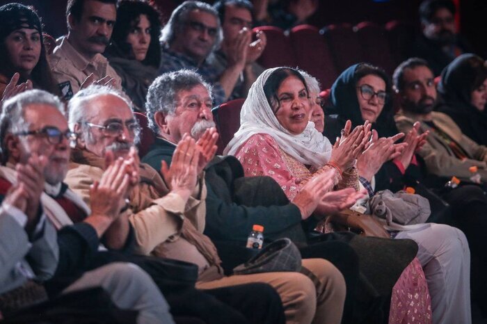 نکوداشت مستندساز عاشق ایران برگزار شد/ اهدای نشان فیروزه سینماحقیقت به فرهاد ورهرام نکوداشت مستندساز عاشق ایران برگزار شد/ اهدای نشان فیروزه سینماحقیقت به فرهاد ورهرام