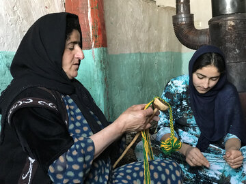 واقعیت بدون بازسازی؛ لحظات تکاندهندهای که تنها دوربین ثبت کرد/ «برای دخترم» مستندی که مرز بین واقعیت و داستان را میکاود واقعیت بدون بازسازی؛ لحظات تکاندهندهای که تنها دوربین ثبت کرد/ «برای دخترم» مستندی که مرز بین واقعیت و داستان را میکاود