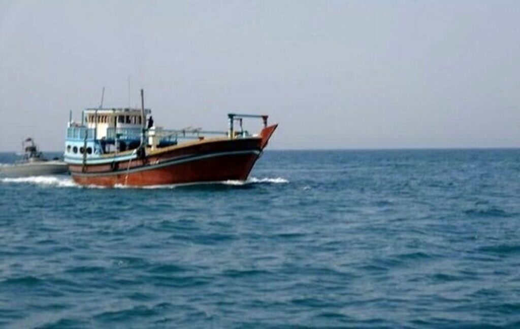 کشف ۵۵ هزار لیتر سوخت قاچاق در آبهای کیش کشف ۵۵ هزار لیتر سوخت قاچاق در آبهای کیش