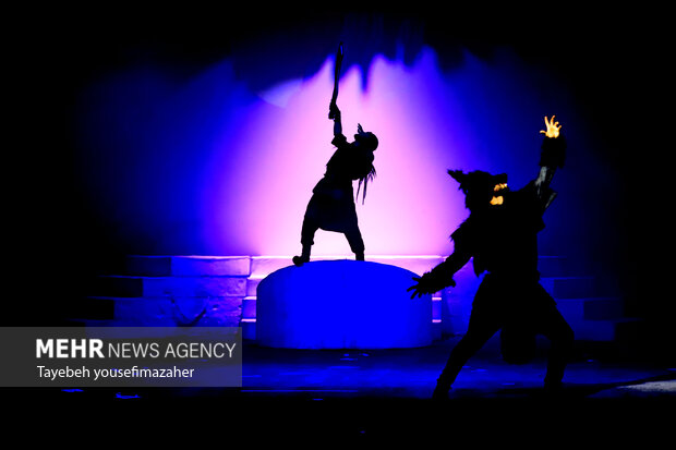 ۲۰۰ نیرو بار سنگین جشنواره تئاتر کودک را به دوش میکشند ۲۰۰ نیرو بار سنگین جشنواره تئاتر کودک را به دوش میکشند