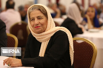 احترام برومند در ۶۵ سالگی در کنار کیومرث پوراحمد؛ سال ۱۳۹۱/ عکس احترام برومند در ۶۵ سالگی در کنار کیومرث پوراحمد؛ سال ۱۳۹۱/ عکس