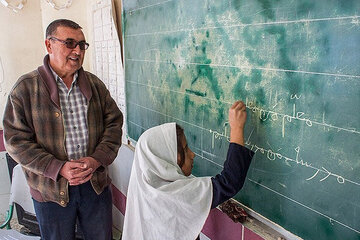 تعیین و تکلیف پاداش این گروه از فرهنگیان بازنشسته تعیین و تکلیف پاداش این گروه از فرهنگیان بازنشسته