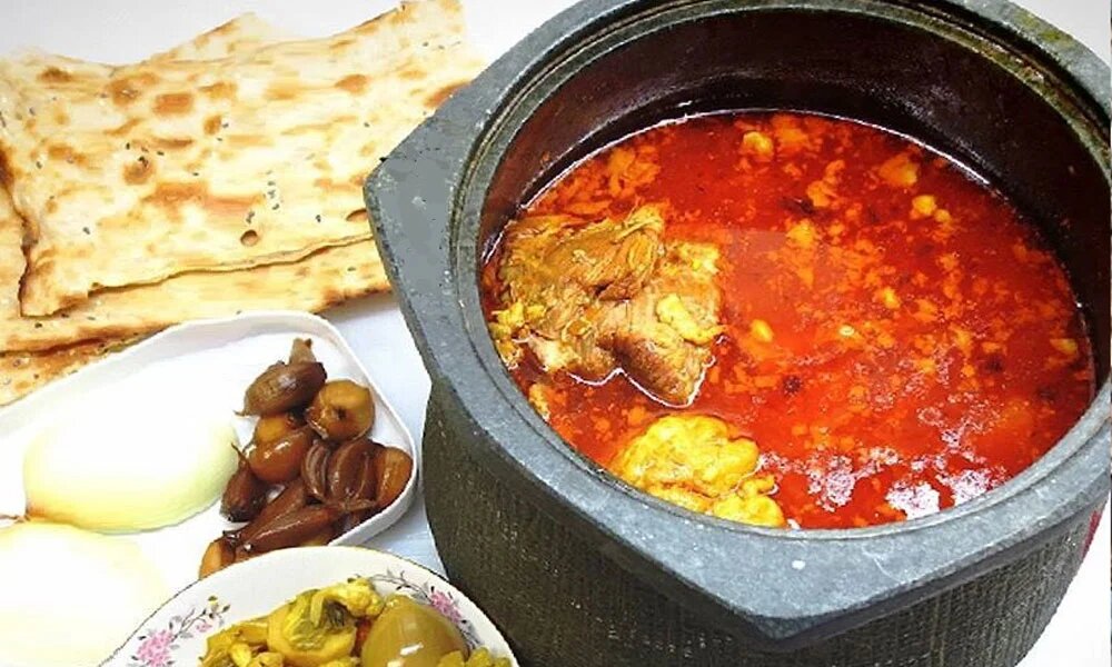 تفاوت دیزی سنتی و آبگوشت ؛ دو نام آشنا با دو هویت متفاوت | رازهای جاافتادن دیزی اصیل به سبک قدیمی تفاوت دیزی سنتی و آبگوشت ؛ دو نام آشنا با دو هویت متفاوت | رازهای جاافتادن دیزی اصیل به سبک قدیمی