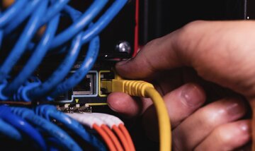 گذشت ۲۰ روز از آغاز اختلال اینترنت در ایران/ وضعیت دسترسیها رو به بهبود اما کنترلشده گذشت ۲۰ روز از آغاز اختلال اینترنت در ایران/ وضعیت دسترسیها رو به بهبود اما کنترلشده