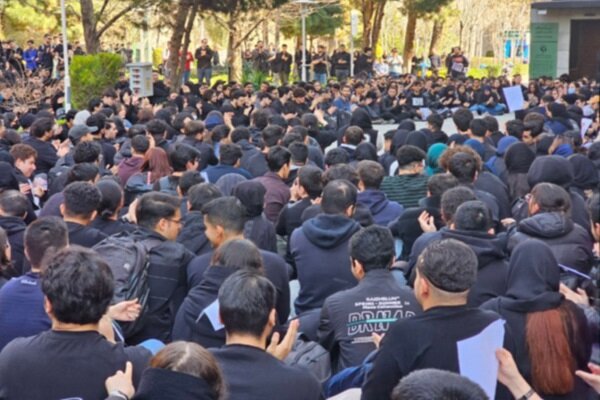 ارسال پیامک ممنوعالورود شدن به تعدادی از دانشجویان شریف ارسال پیامک ممنوعالورود شدن به تعدادی از دانشجویان شریف