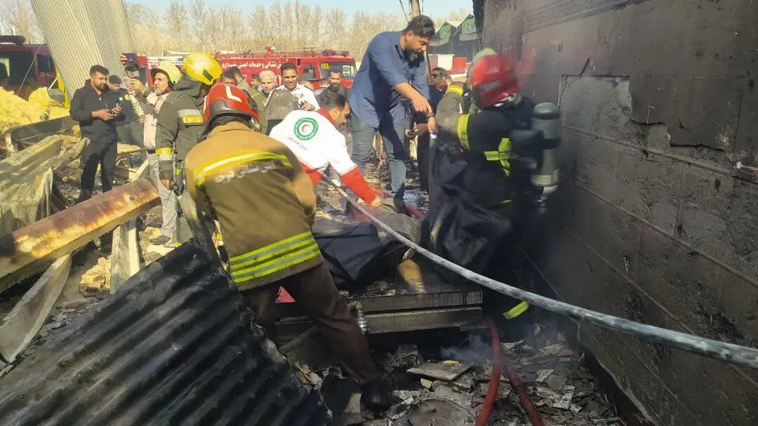 اولین تصاویر از سقوط یک فروند بالگرد در میدان ترهبار اولین تصاویر از سقوط یک فروند بالگرد در میدان ترهبار