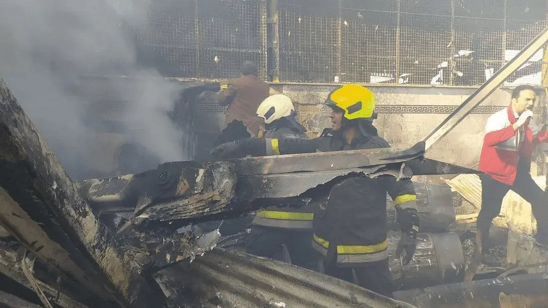 اولین تصاویر از سقوط یک فروند بالگرد در میدان ترهبار اولین تصاویر از سقوط یک فروند بالگرد در میدان ترهبار