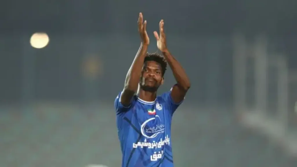 بازیکن جنجالی استقلال آماده بازگشت به میدان شد بازیکن جنجالی استقلال آماده بازگشت به میدان شد