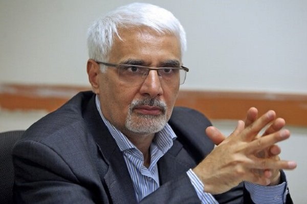 برزگر: حلقههای میانی،پیونددهنده ایدههای رهبری با حل مسائل عینی هستند برزگر: حلقههای میانی،پیونددهنده ایدههای رهبری با حل مسائل عینی هستند