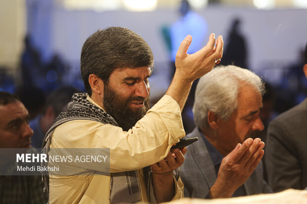 برنامه مناجاتخوانی مداحان مشهور در ماه رمضان برنامه مناجاتخوانی مداحان مشهور در ماه رمضان