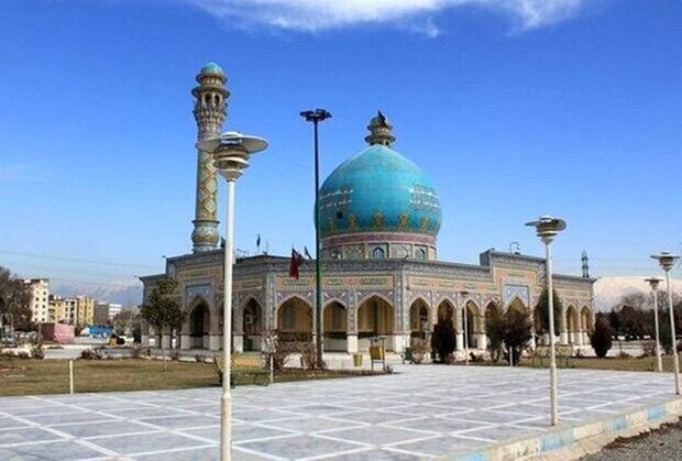 بقاع متبرکه باید در خدمت رسانی اجتماعی حضور موثر داشته باشند بقاع متبرکه باید در خدمت رسانی اجتماعی حضور موثر داشته باشند