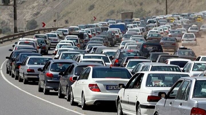 ترافیک نیمهسنگین در جادههای شمالی و مسدودیتهای برخی از جادهها ترافیک نیمهسنگین در جادههای شمالی و مسدودیتهای برخی از جادهها