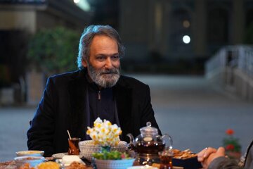 جهانگیر الماسی مهمان سفره افطار «نفیس» شد جهانگیر الماسی مهمان سفره افطار «نفیس» شد