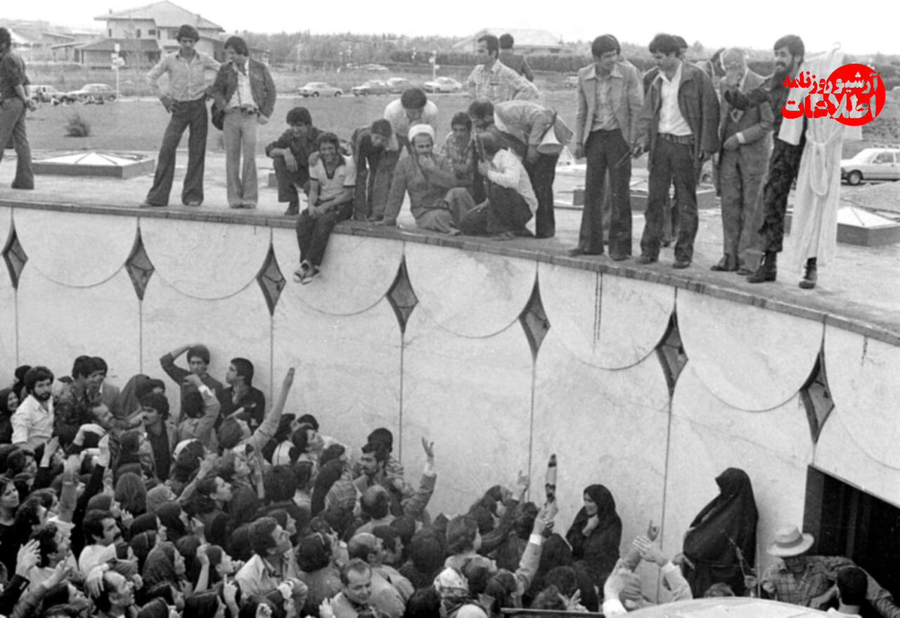 حراج لباسهای شمس پهلوی، خواهر شاه در کرج؛ اسفند ۵۷ حراج لباسهای شمس پهلوی، خواهر شاه در کرج؛ اسفند ۵۷