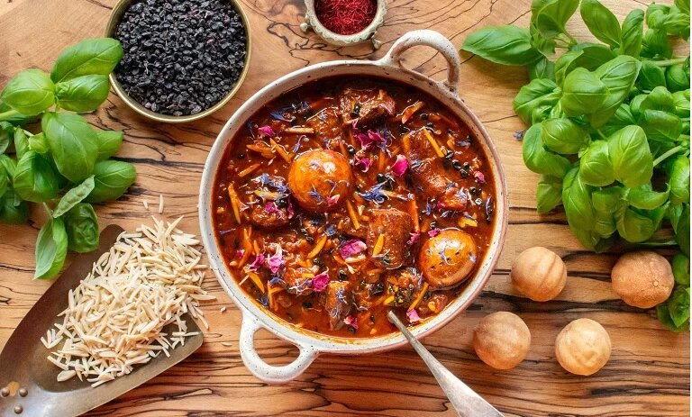 خورشت خلال کرمانشاهی ؛ خوش طعم و مجلسی برای مهمانی های رمضان خورشت خلال کرمانشاهی ؛ خوش طعم و مجلسی برای مهمانی های رمضان