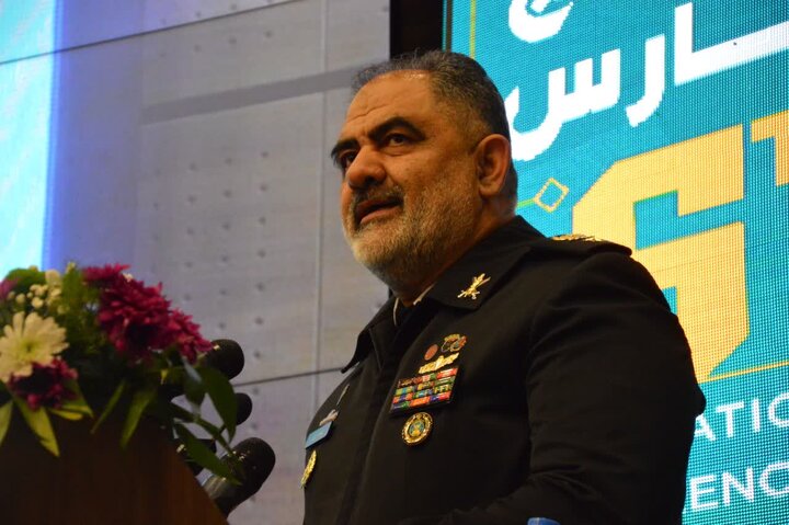 دریادار ایرانی: حضور ناوگان فرامنطقهای در غرب آسیا غیرموجه است دریادار ایرانی: حضور ناوگان فرامنطقهای در غرب آسیا غیرموجه است
