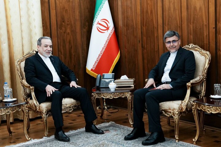 دیدار سفیر جدید جمهوری اسلامی ایران در سیرالئون با عراقچی دیدار سفیر جدید جمهوری اسلامی ایران در سیرالئون با عراقچی