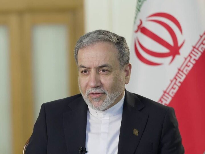 عراقچی: بشر تحت سایه ۱۲ هزار کلاهک هستهای زندگی میکند عراقچی: بشر تحت سایه ۱۲ هزار کلاهک هستهای زندگی میکند