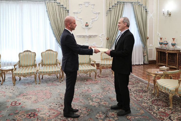 پزشکیان: رژیم صهیونیستی چالش اصلی بیثباتی لبنان و منطقه است پزشکیان: رژیم صهیونیستی چالش اصلی بیثباتی لبنان و منطقه است