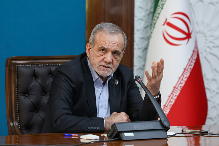 پزشکیان: نقش روحانیون در ترمیم شکافهای اجتماعی تعیین کننده است پزشکیان: نقش روحانیون در ترمیم شکافهای اجتماعی تعیین کننده است