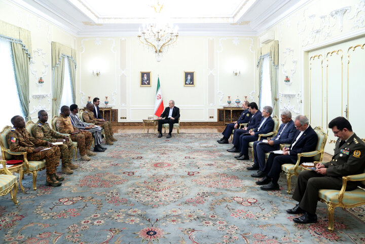 پزشکیان: نگاه ایران به آفریقا راهبردی و مبتنی بر منافع متقابل است پزشکیان: نگاه ایران به آفریقا راهبردی و مبتنی بر منافع متقابل است