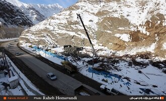 چالوس و آزادراه تهران ــ شمال همچنان مسدود| خطر ریزش بهمن و سنگ در گردنههای برفگیر چالوس و آزادراه تهران ــ شمال همچنان مسدود| خطر ریزش بهمن و سنگ در گردنههای برفگیر