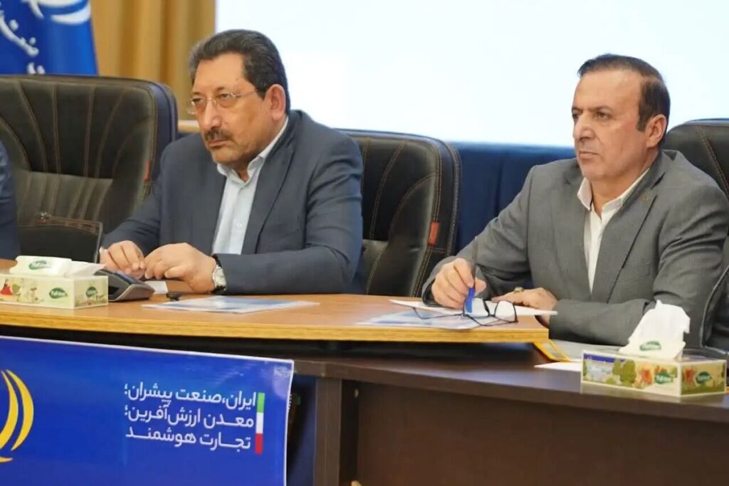 کاهش زمان تخصیص ارز به صنایع / صف طولانی ارز کوتاه میشود کاهش زمان تخصیص ارز به صنایع / صف طولانی ارز کوتاه میشود