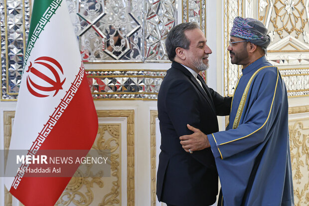 گفتگوی تلفنی وزیر امور خارجه ایران با همتایان عمانی و عراقی گفتگوی تلفنی وزیر امور خارجه ایران با همتایان عمانی و عراقی