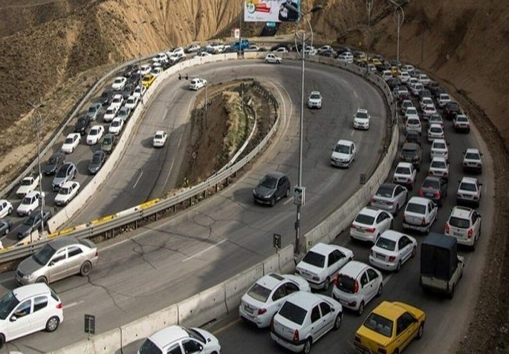 ترافیک سنگین در تمام محورهای مواصلاتی شمال گزارش شد ترافیک سنگین در تمام محورهای مواصلاتی شمال گزارش شد