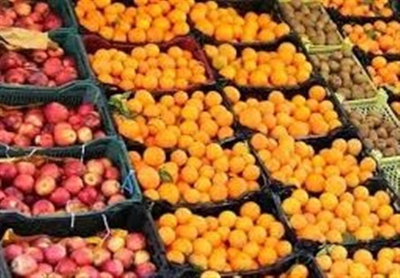 توزیع سیب و پرتقال شب عید به اندازه کافی در تهران توزیع سیب و پرتقال شب عید به اندازه کافی در تهران