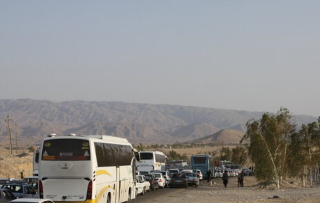 ریزش کوه باعث ترافیک سنگین در محور اصلی کشور شد ریزش کوه باعث ترافیک سنگین در محور اصلی کشور شد