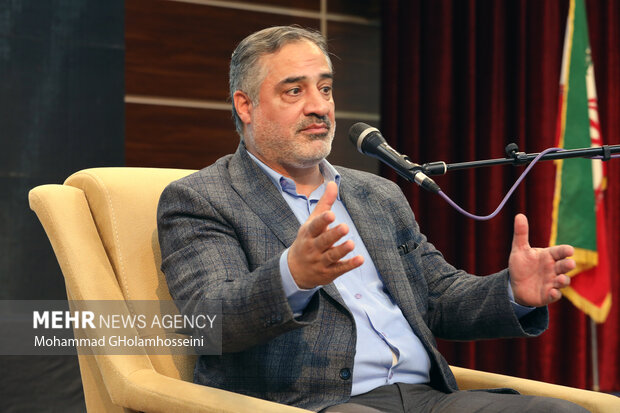 ابوالقاسمی: تداوم حضور مردم معادلات دشمن را بهم ریخته است ابوالقاسمی: تداوم حضور مردم معادلات دشمن را بهم ریخته است