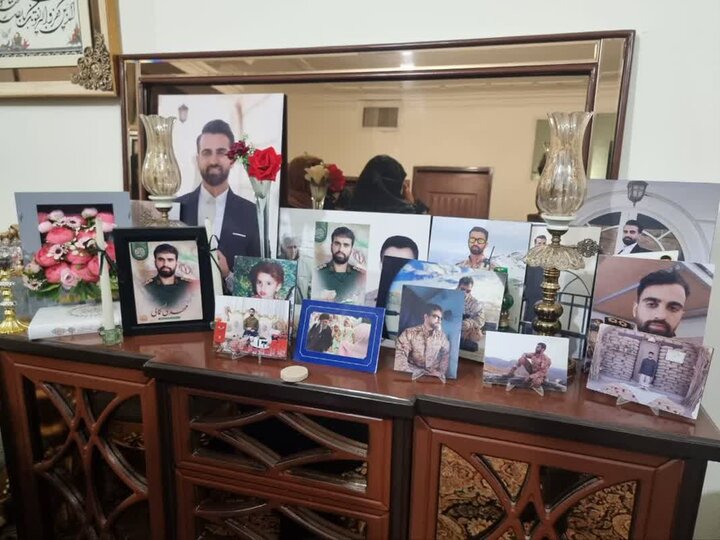 اجتماع امشب خرمآبادیها متبرک به پرچم حرم امام رضا(ع) شد اجتماع امشب خرمآبادیها متبرک به پرچم حرم امام رضا(ع) شد