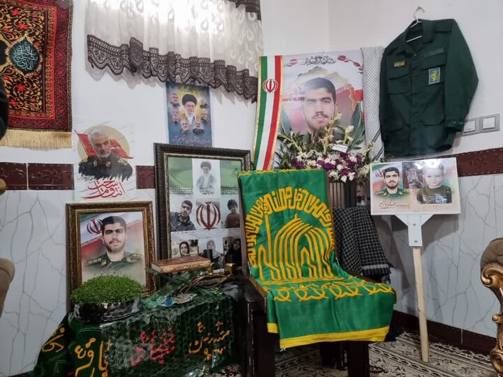 اجتماع امشب خرمآبادیها متبرک به پرچم حرم امام رضا(ع) شد اجتماع امشب خرمآبادیها متبرک به پرچم حرم امام رضا(ع) شد