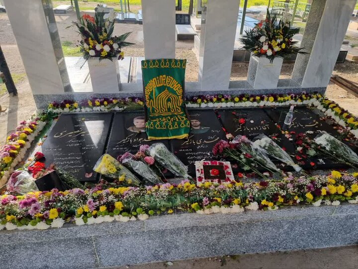 اجتماع امشب خرمآبادیها متبرک به پرچم حرم امام رضا(ع) شد اجتماع امشب خرمآبادیها متبرک به پرچم حرم امام رضا(ع) شد