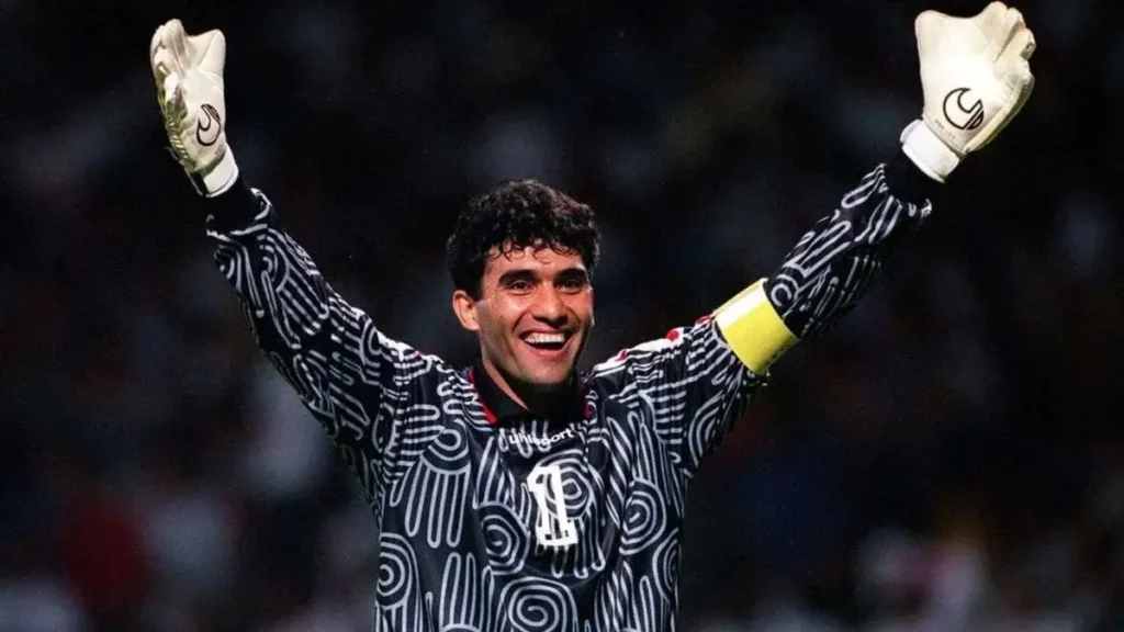 احمدرضا عابدزاده در آمریکا پا به توپ شد احمدرضا عابدزاده در آمریکا پا به توپ شد